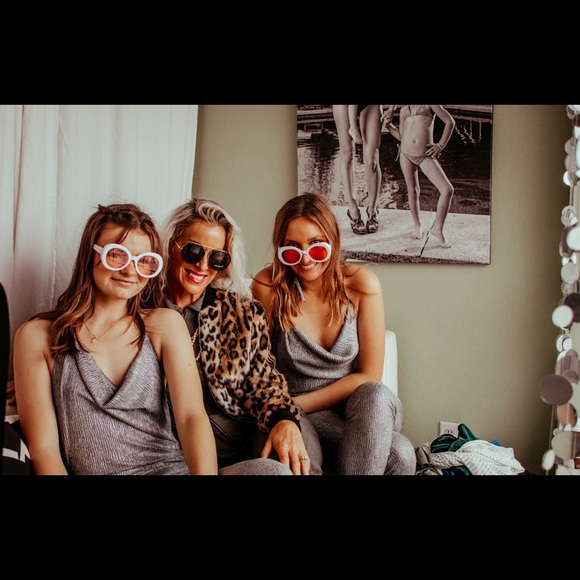 Fun silvery jump suit - Picture 4 of 4